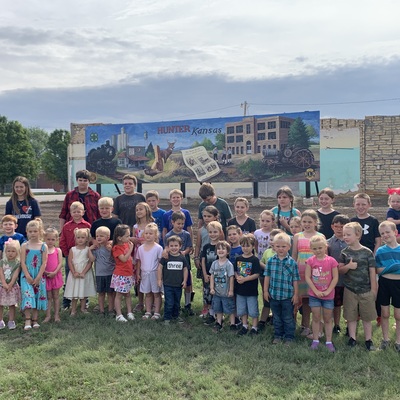 Hunter Mural with 4 H